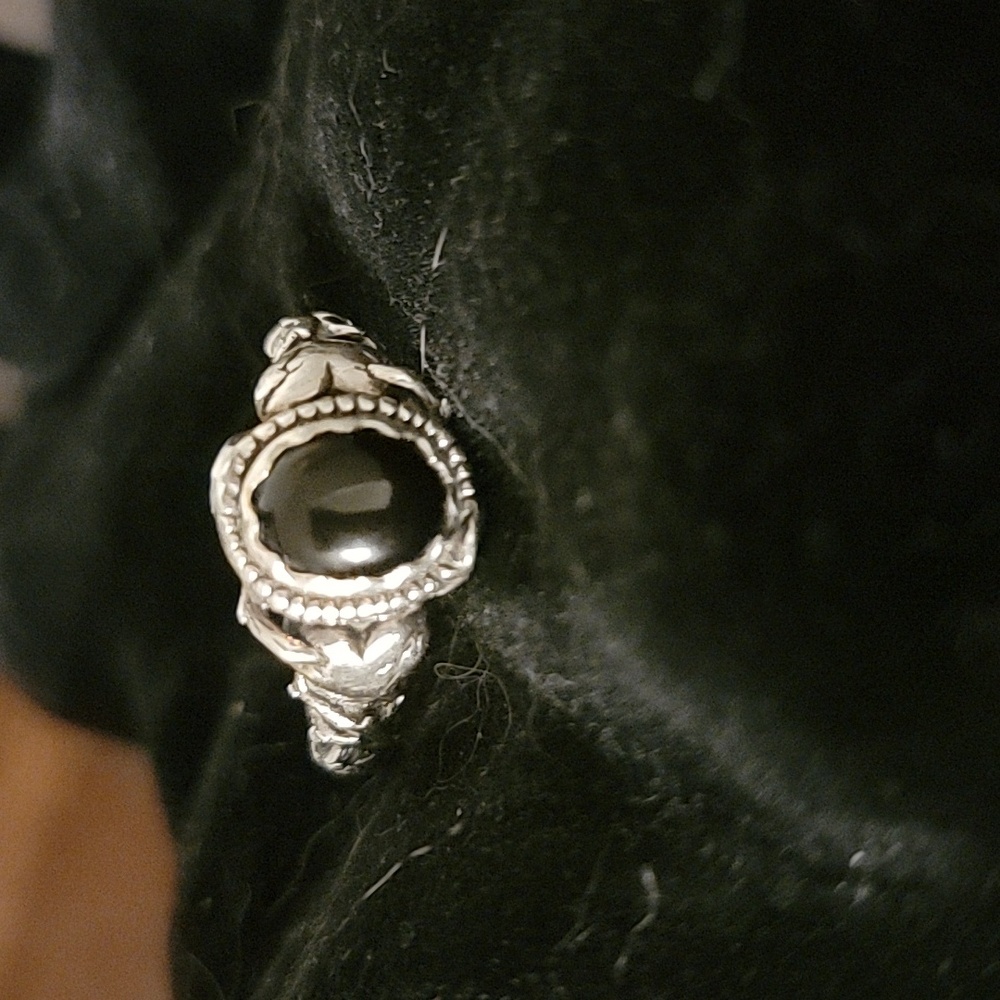 Clocks and colours ring